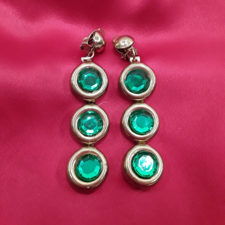 Σκουλαρίκια